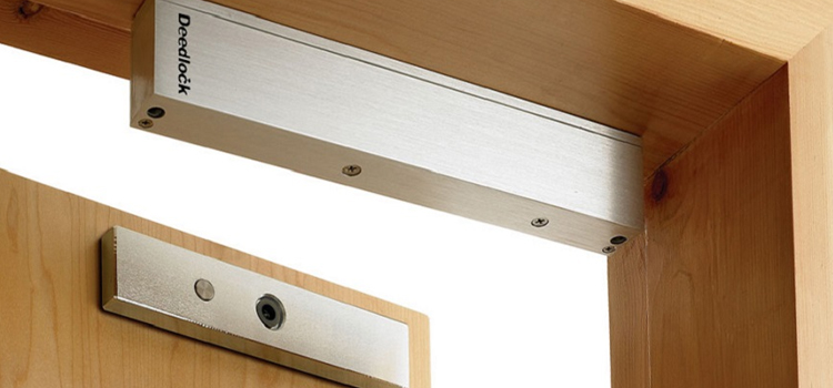 Magnetic lock installation Lomita